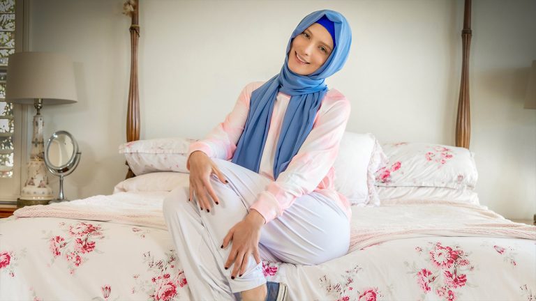 Breaking the Rules – Izzy Lush – Hijab Hookup